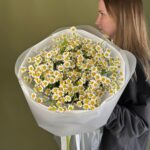 Шоколад горький с миндалем и какао бобами
